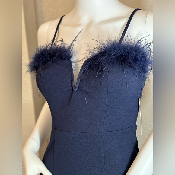 🥳♥️ Xtraordinary Juniors’ Feather Trim V-Neck Slim Dress - Picture 4 of 9